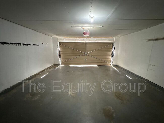 Building Photo - 2139 S Conyer Ct