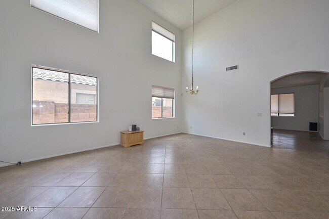 Building Photo - 16112 W Durango St