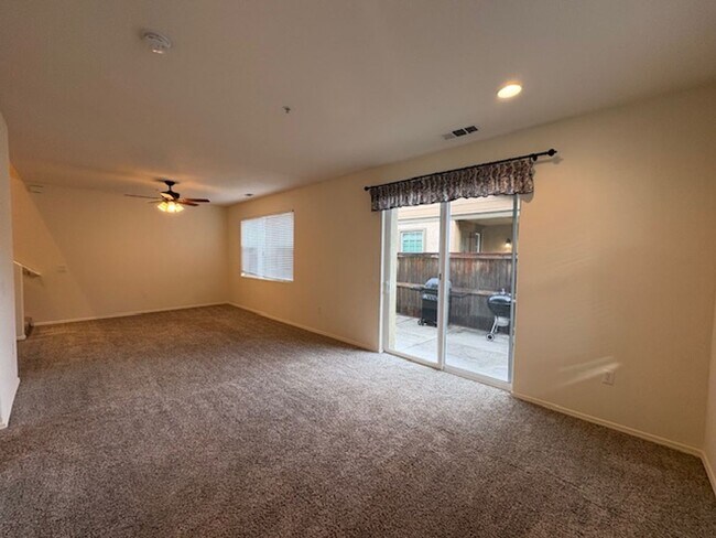 Building Photo - 9137 Arbol del Rosal Way