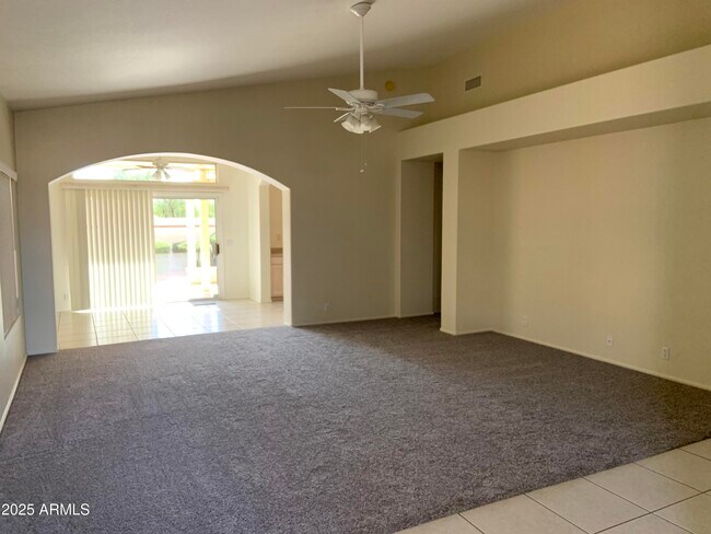Building Photo - 9069 W Behrend Dr