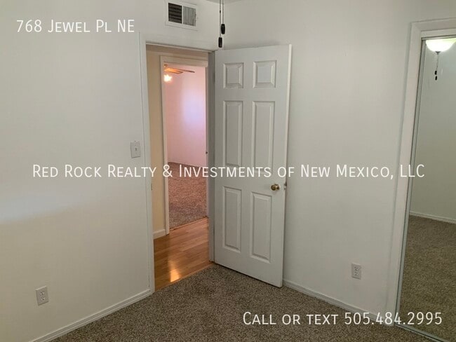 Building Photo - 768 Jewel Pl NE