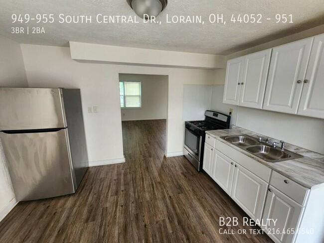Building Photo - 949-955 South Central Dr., Lorain, OH, 440...