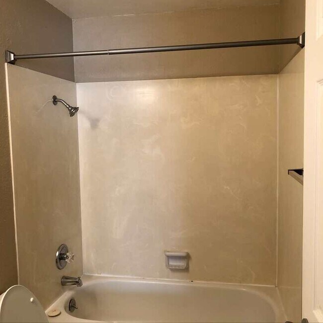 Building Photo - 248 W Clark St