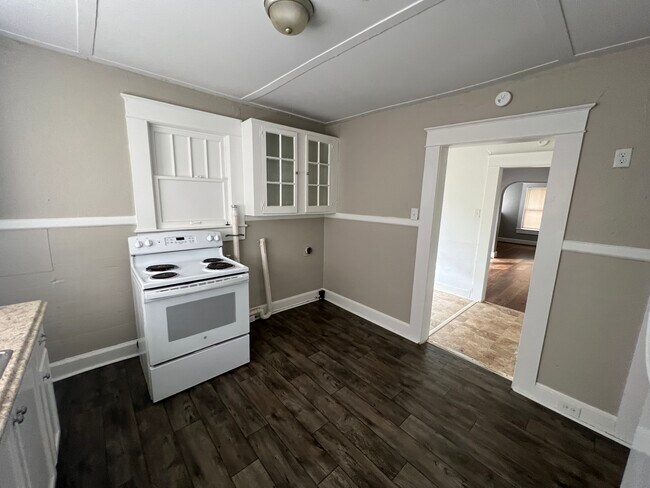 Building Photo - 8209 3rd Ave S