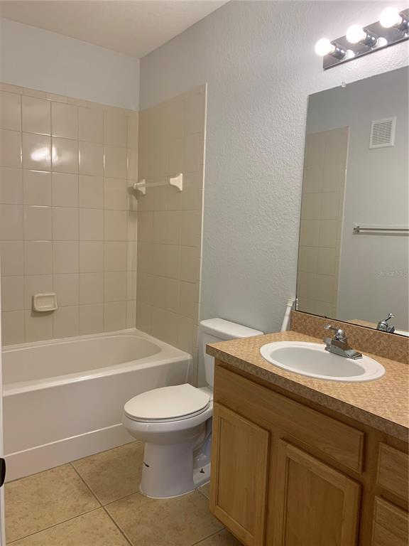 Building Photo - 10211 Courtney Palms Blvd