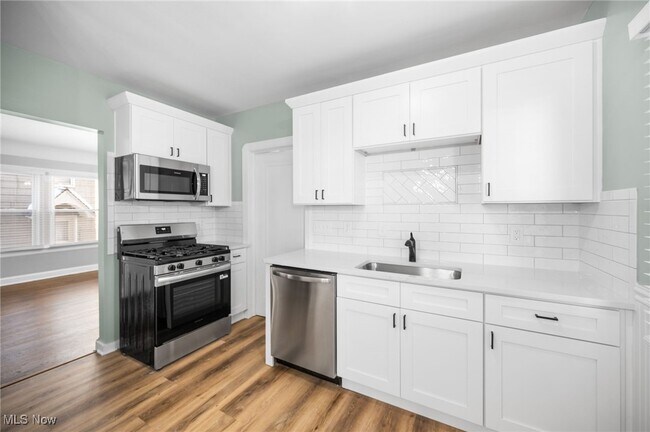 Building Photo - 2258 Northland Ave