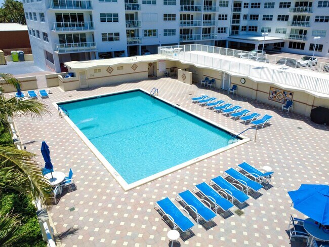 Building Photo - 111 N Pompano Beach Blvd