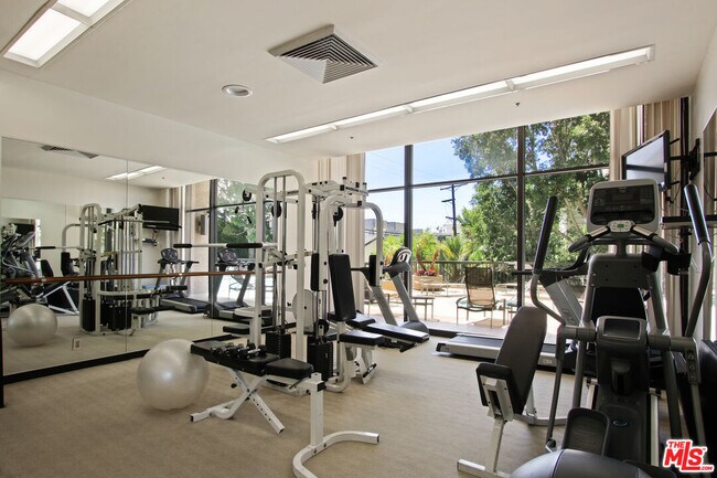 Building Photo - 10750 Wilshire Blvd