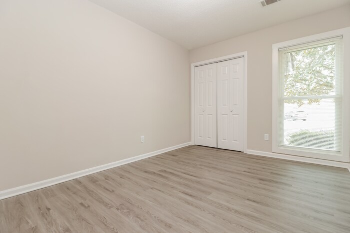 Building Photo - 209 Buckskin Dr