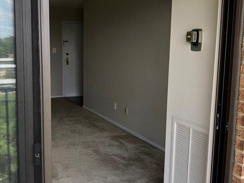 Living rm from balcony - 2300 Pimmit Dr