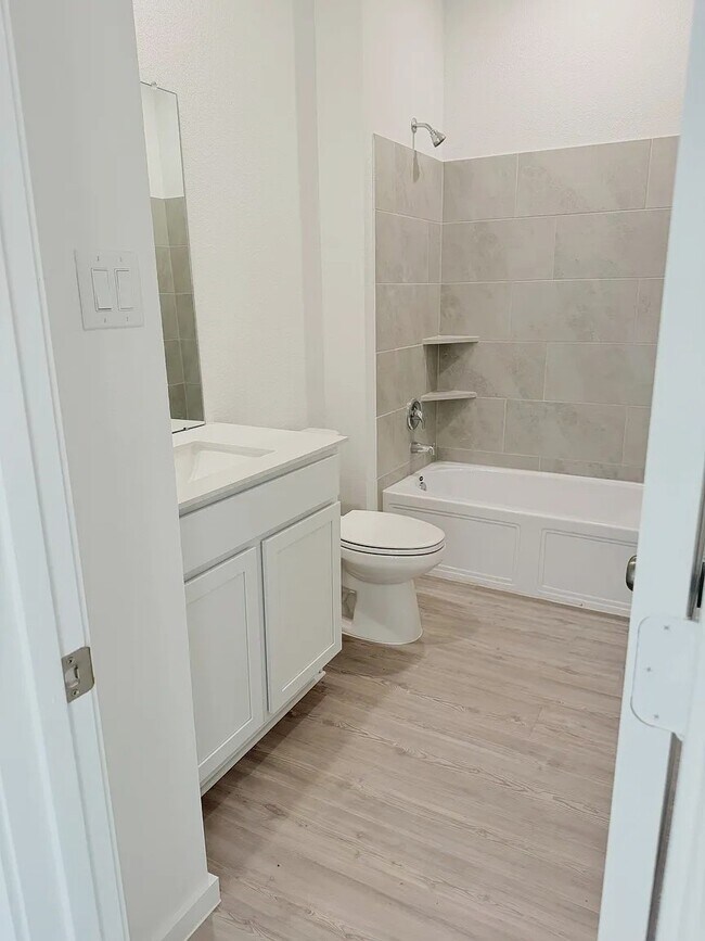Building Photo - 6814 Dutch Iris Dr