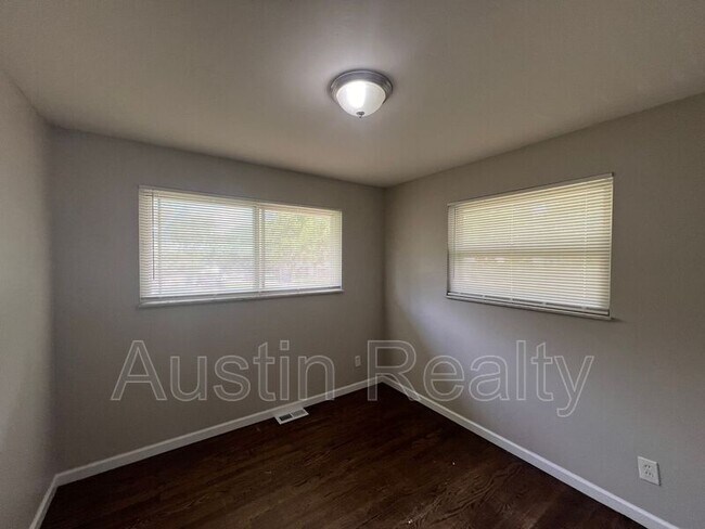 Building Photo - 4224 Wright Ave
