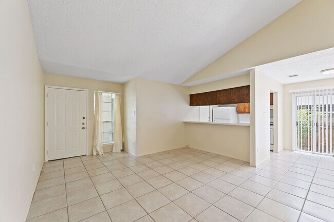 Building Photo - 1901 Prairie Knoll Ct
