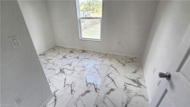 Building Photo - Brand New 3/2-MOVE IN READY-SEE IT TODAY!!