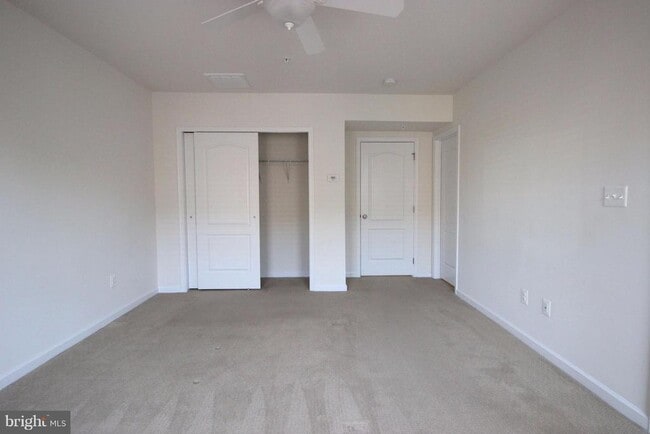 Building Photo - 43125 Shore Square