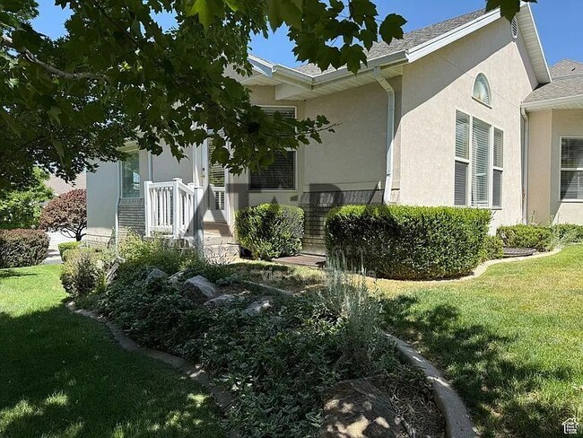 Building Photo - 941 Fremont Rd