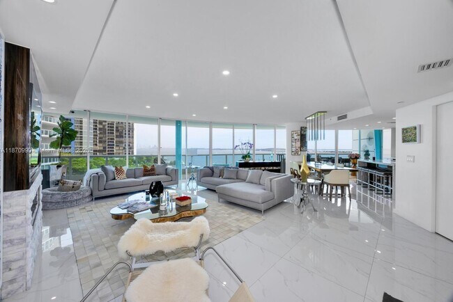 Building Photo - 2127 Brickell Ave