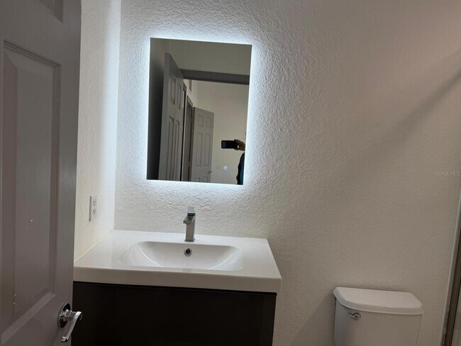 Building Photo - 2865 Polana St