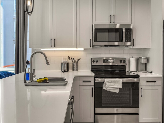 Building Photo - 626 N Delaware Ave