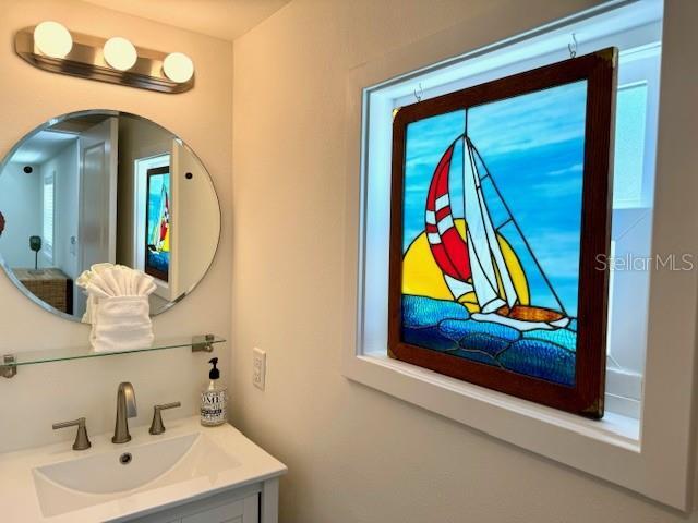 Building Photo - 1357 Lakeshore Dr