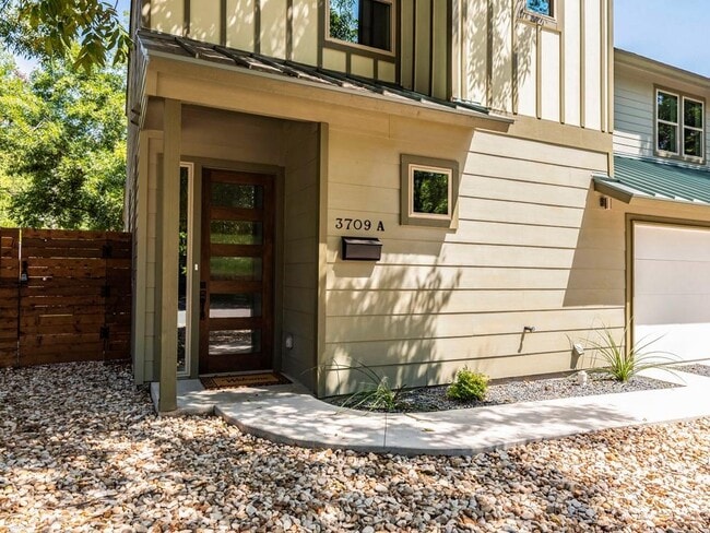 Building Photo - 3709 Grayson Ln
