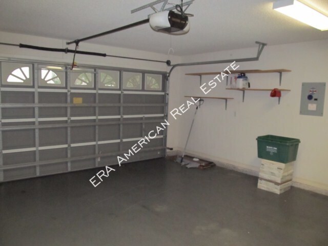 Building Photo - 136 Beach Dr