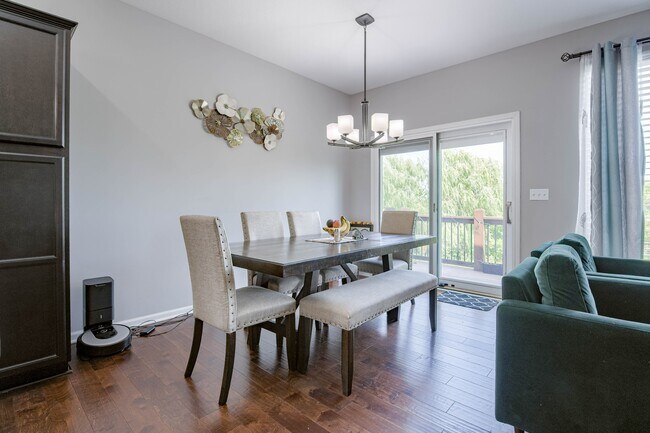 Building Photo - 15523 Valley View Dr