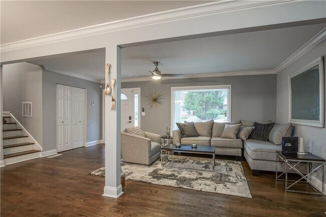 Building Photo - 2640 Casher Dr