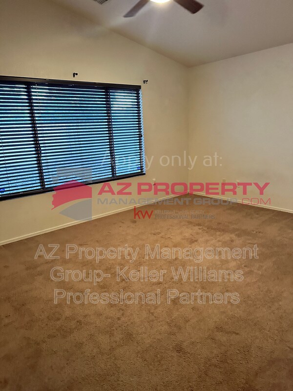 Building Photo - 16802 W Tonbridge St