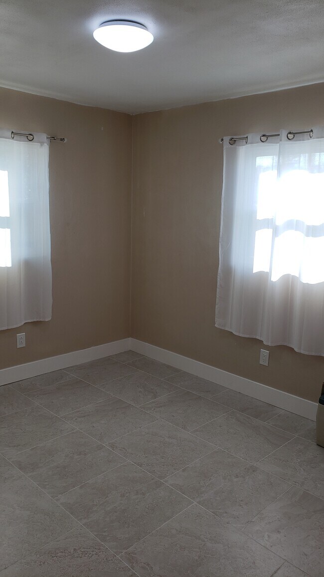 Building Photo - 651 16th St NW