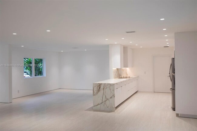 Building Photo - 145 S Prospect Dr