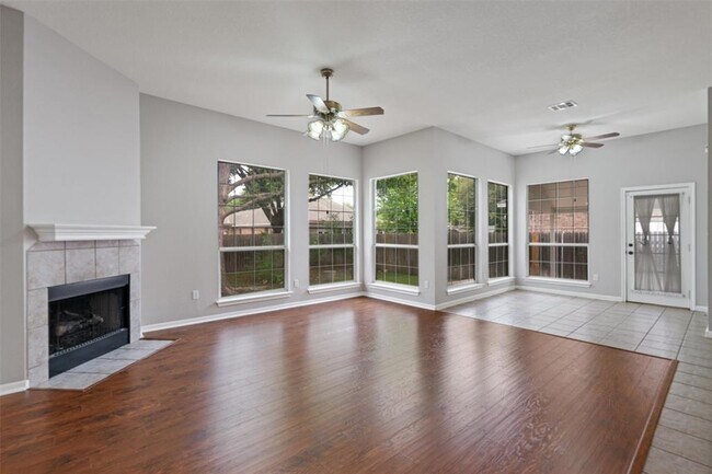 Building Photo - 901 Cashew Ln