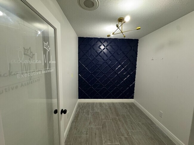 Building Photo - 5401 Alhambra Dr