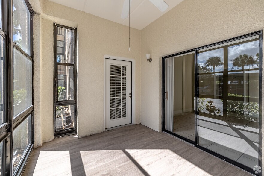 2BR, 2BA - 1,422SF - St. Armand - Florida Room - The Blake at Bradenton