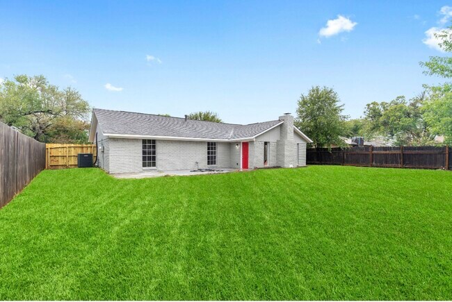 Building Photo - 125 Bastrop St