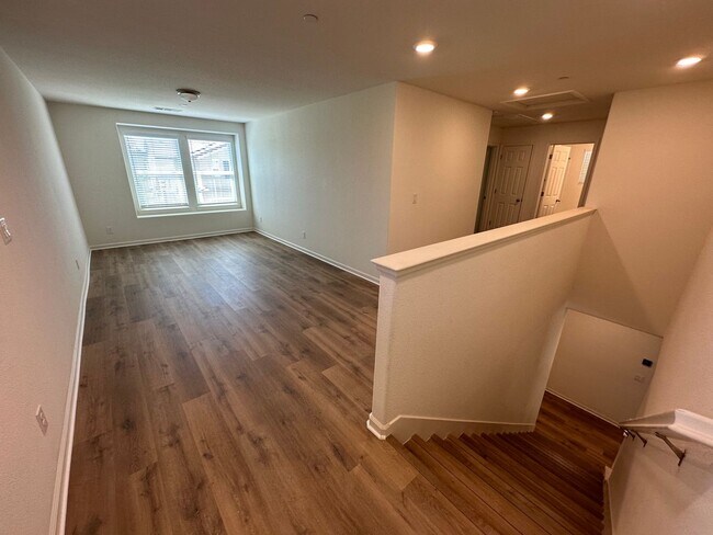 Building Photo - Stunning 4 Bedroom, 3 Bath Gated Community W/ Solar