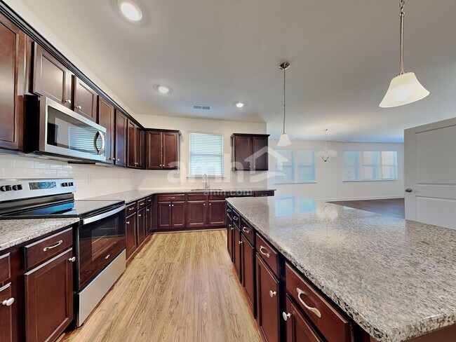 Building Photo - 2125 Laurel Vlg Cir