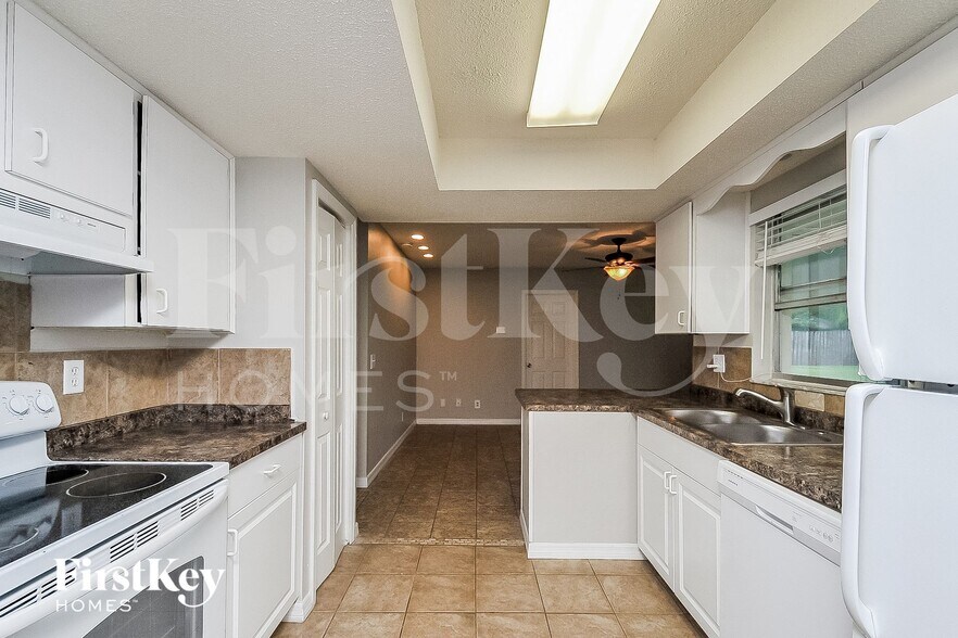 Building Photo - 3503 Cindy Ln