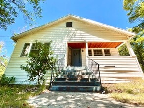Building Photo - 3 Bedroom 1 bath home in Nevada City