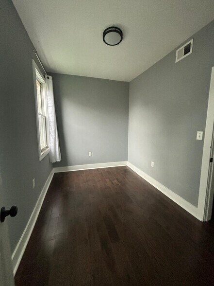 Building Photo - 808 S 17th St