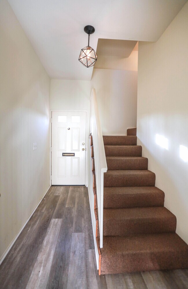 Building Photo - 2737 Chadwick Cir