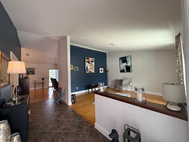 Building Photo - 847 Foresteria Ave