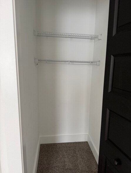 Building Photo - 563 Lorie Ln