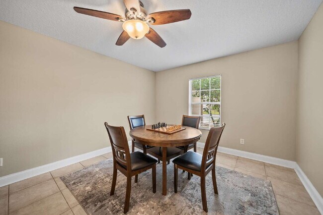 Building Photo - Luxurious Palm Coast Retreat: 4-Bed 3 Bath...