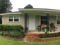 Building Photo - 1556 Kemper Ave