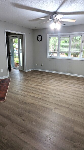 Building Photo - 55 Candytuff Ln