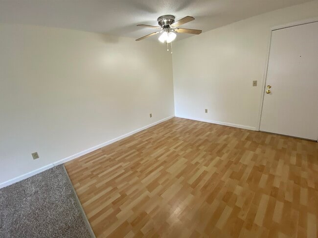 Building Photo - 379 Huse Rd