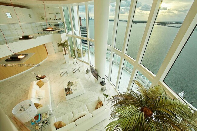 Building Photo - 1643 Brickell Ave