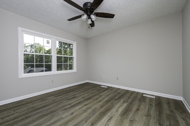 Building Photo - Spacious 3BR/2.5BA with Fenced Yard & Attached Garage in Piedmont $1,850/mo rent