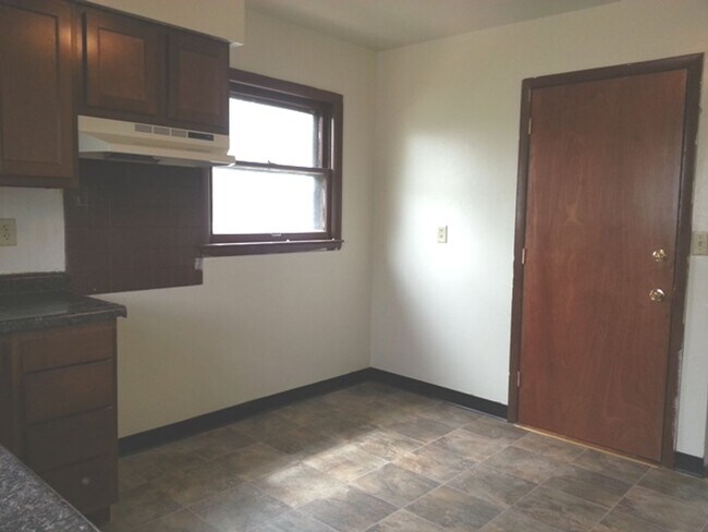 Building Photo - 5066-5068 N. 84th Street